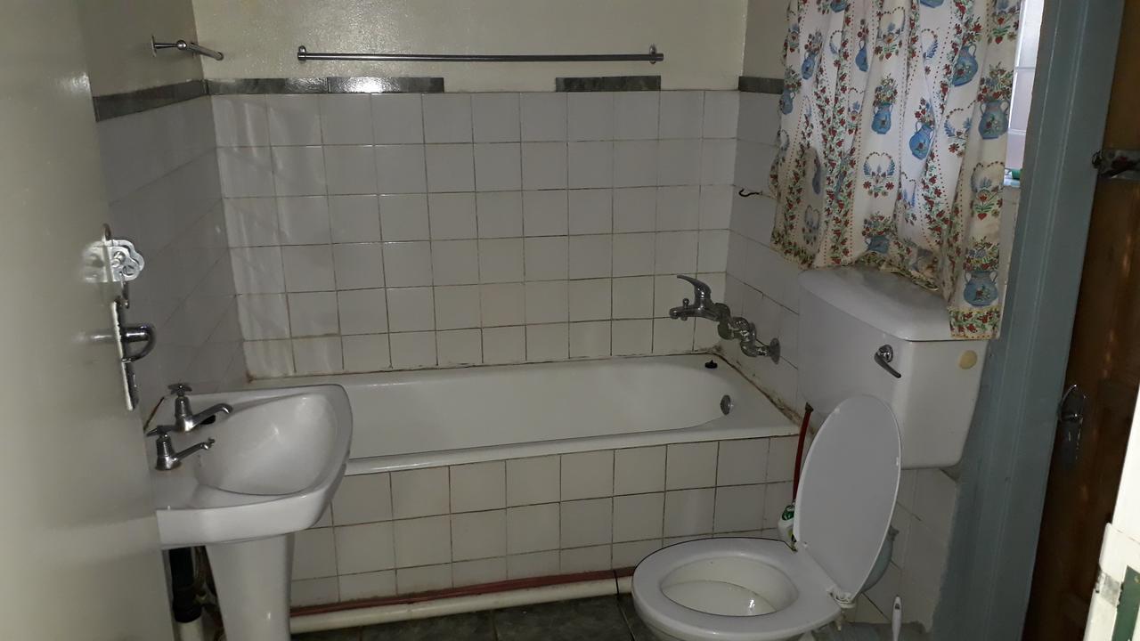 Paljas Backpackers Otel Potchefstroom Dış mekan fotoğraf