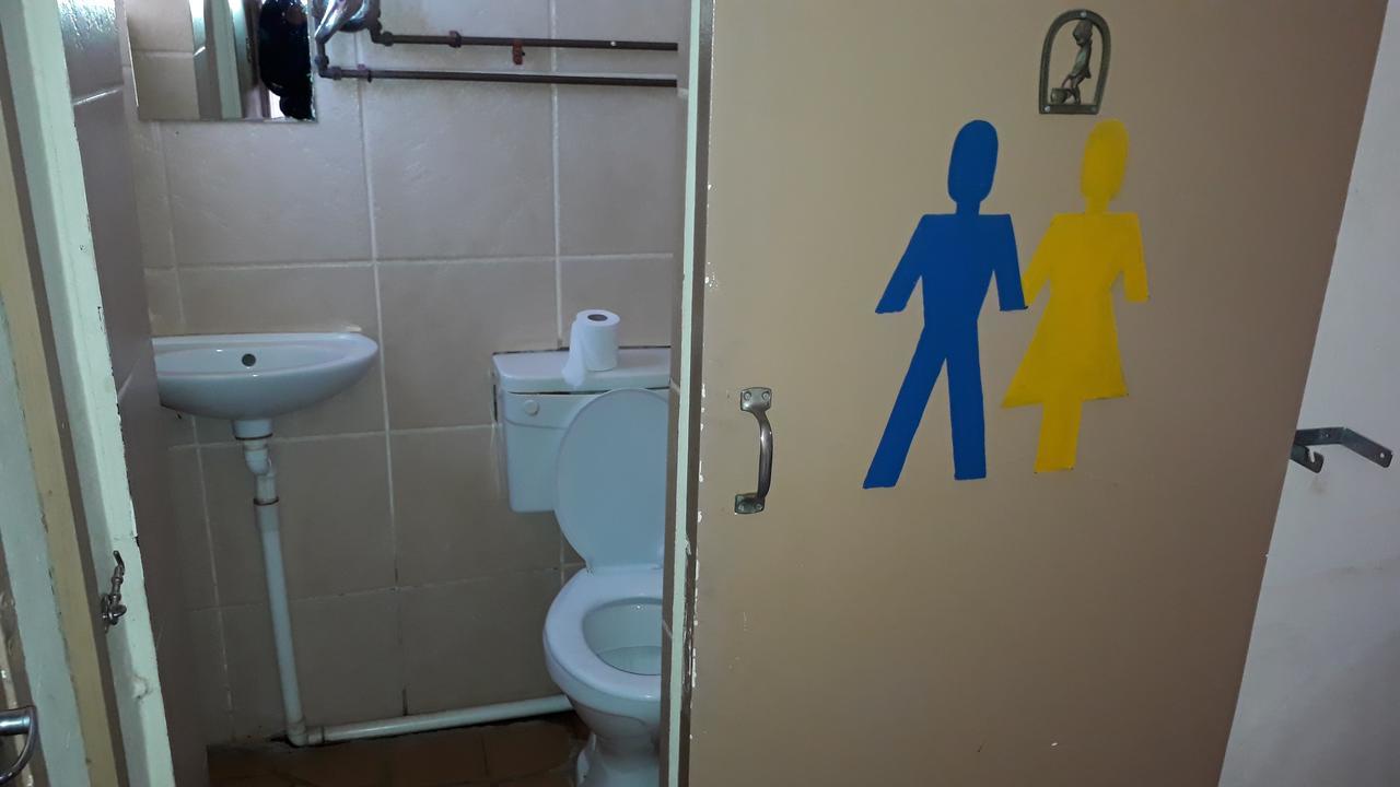 Paljas Backpackers Otel Potchefstroom Dış mekan fotoğraf