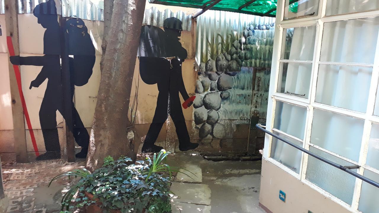 Paljas Backpackers Otel Potchefstroom Dış mekan fotoğraf