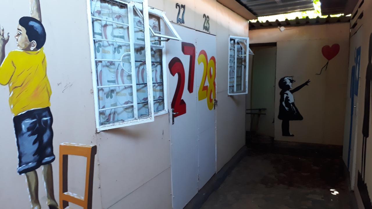 Paljas Backpackers Otel Potchefstroom Dış mekan fotoğraf
